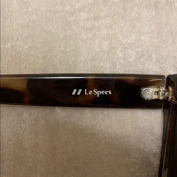 LE SPECS “LIAR LIAR” SUNGLASSES VOLCANIC TORT - Picture 4 of 6